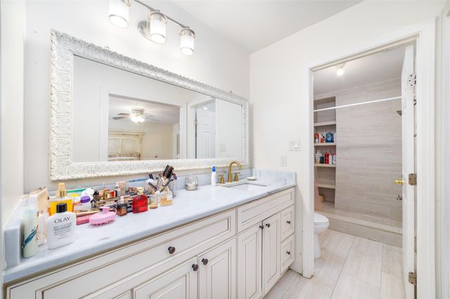 7711 Miller Glen Lane, Houston, TX 77072