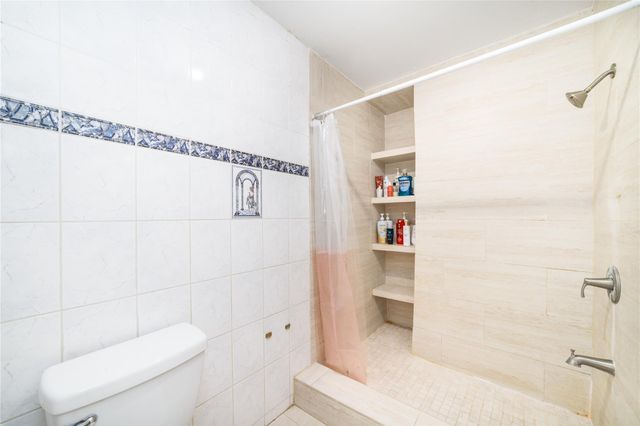 7711 Miller Glen Lane, Houston, TX 77072