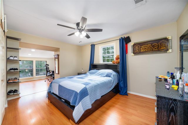 7711 Miller Glen Lane, Houston, TX 77072