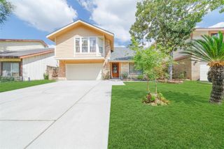 7711 Miller Glen Lane, Houston, TX 77072