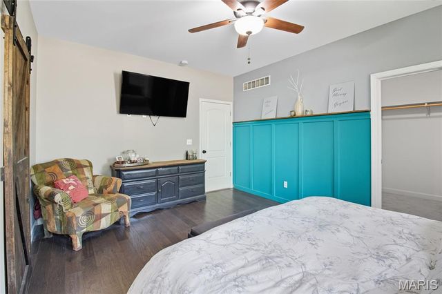 12073 Washington Court, Maryland Heights, MO 63043