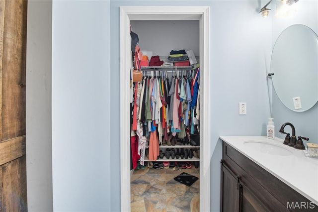 12073 Washington Court, Maryland Heights, MO 63043
