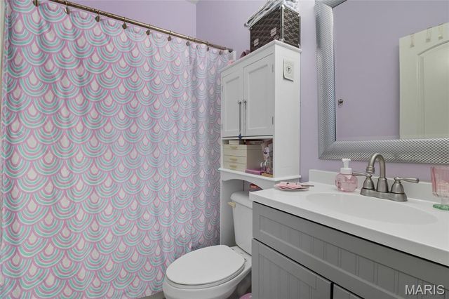 12073 Washington Court, Maryland Heights, MO 63043