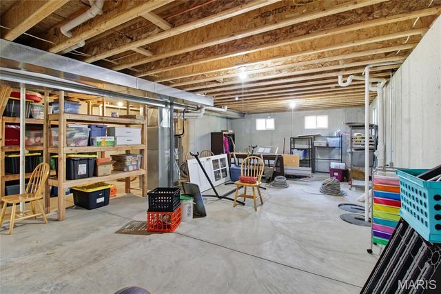 12073 Washington Court, Maryland Heights, MO 63043