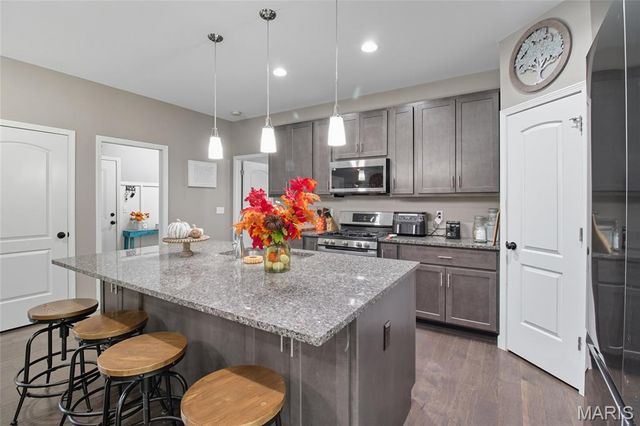 12073 Washington Court, Maryland Heights, MO 63043