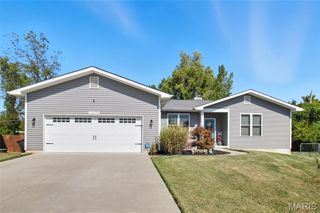 12073 Washington Court, Maryland Heights, MO 63043