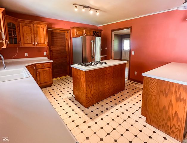 1172 N 200 E, Anderson, IN 46012