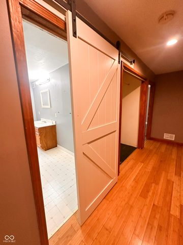 1172 N 200 E, Anderson, IN 46012
