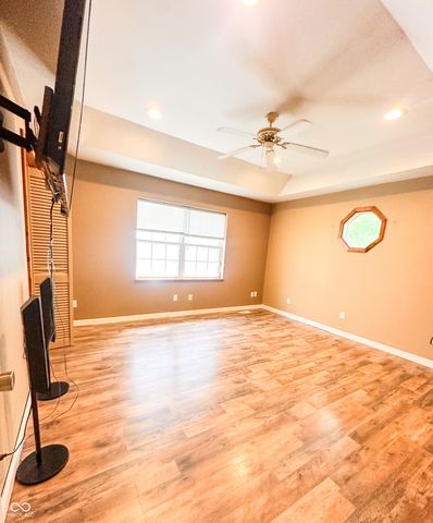 1172 N 200 E, Anderson, IN 46012