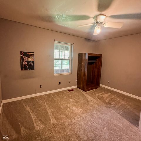 1172 N 200 E, Anderson, IN 46012