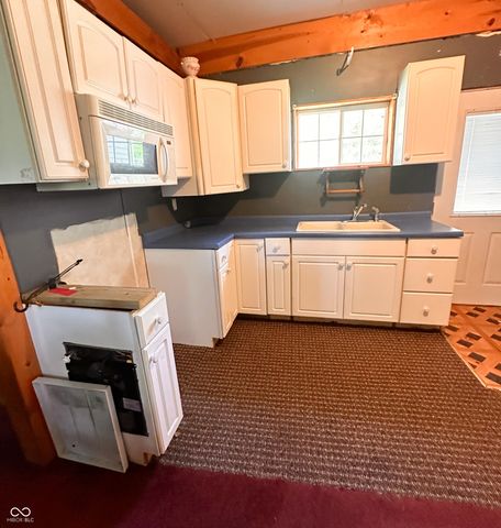 1172 N 200 E, Anderson, IN 46012