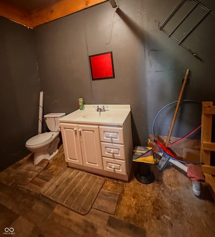 1172 N 200 E, Anderson, IN 46012