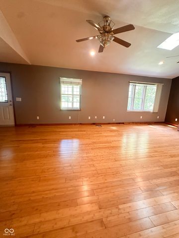 1172 N 200 E, Anderson, IN 46012