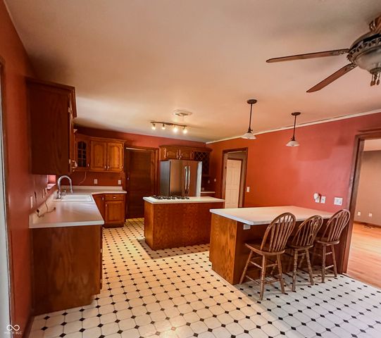 1172 N 200 E, Anderson, IN 46012