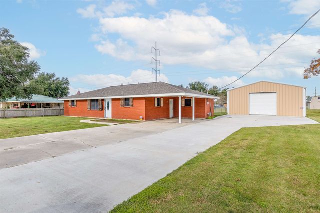 414 Hospital Dr, Raceland, LA 70394