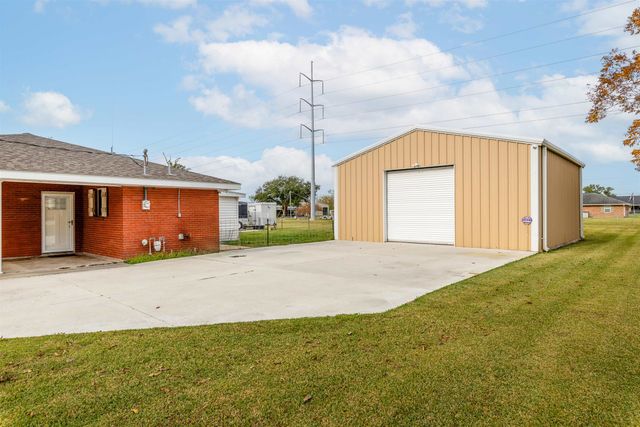 414 Hospital Dr, Raceland, LA 70394