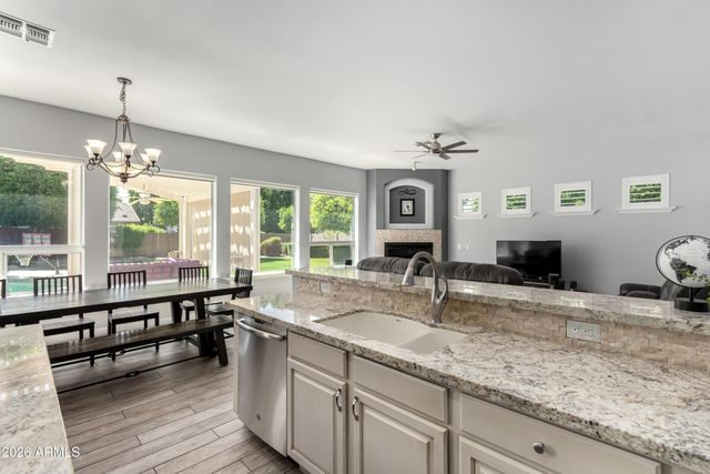 3931 E FOX Circle, Mesa, AZ 85205