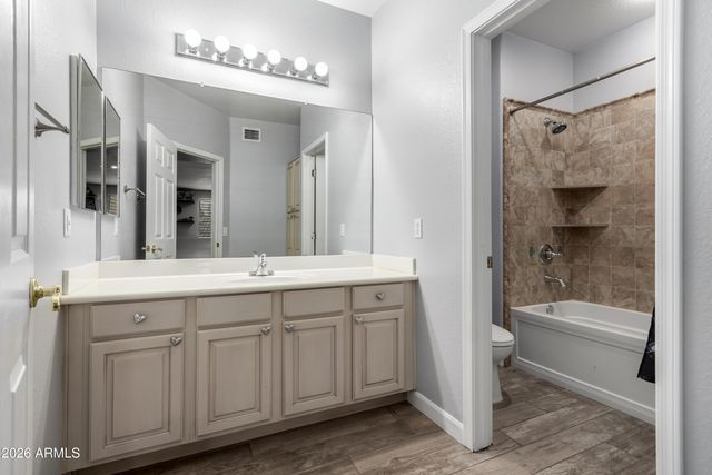 3931 E FOX Circle, Mesa, AZ 85205