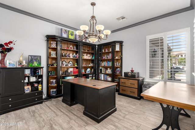 3931 E FOX Circle, Mesa, AZ 85205