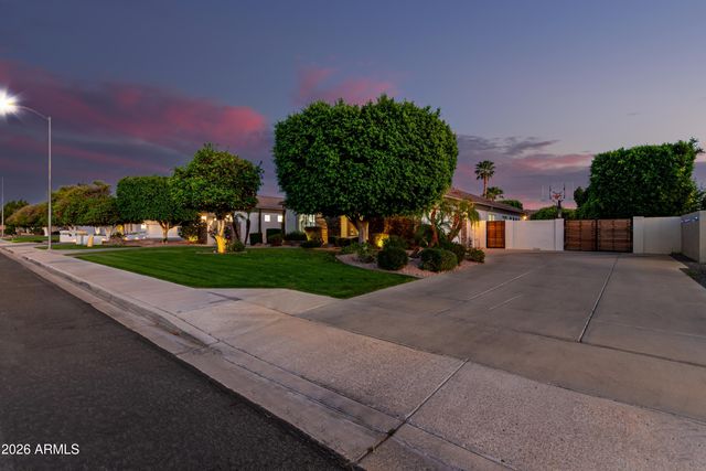 3931 E FOX Circle, Mesa, AZ 85205