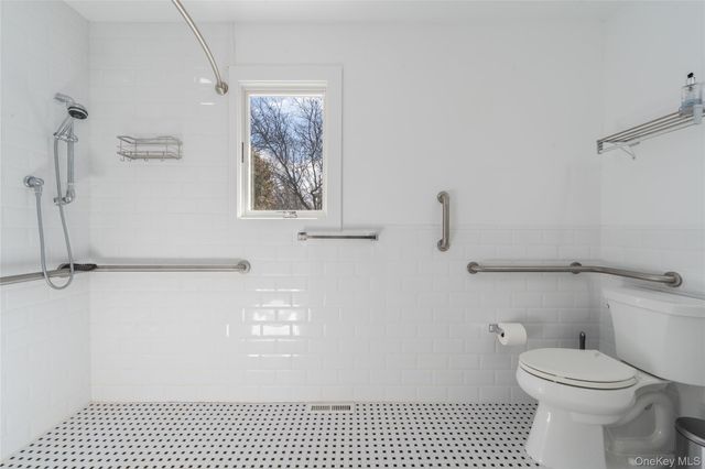 56765 Route 48, Greenport, NY 11944