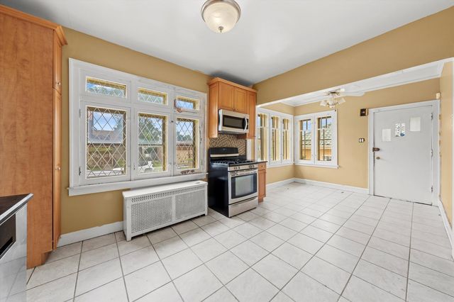 8158 S Honore Street, Chicago, IL 60620