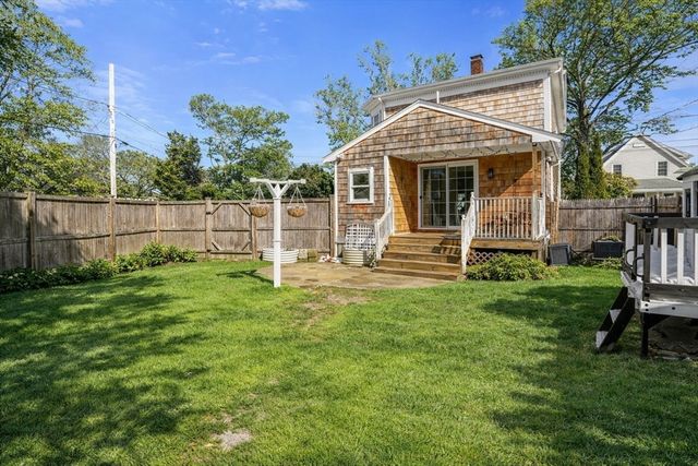 24 Chilton Ave, Kingston, MA 02364