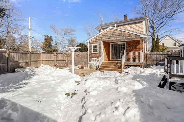 24 Chilton Ave, Kingston, MA 02364