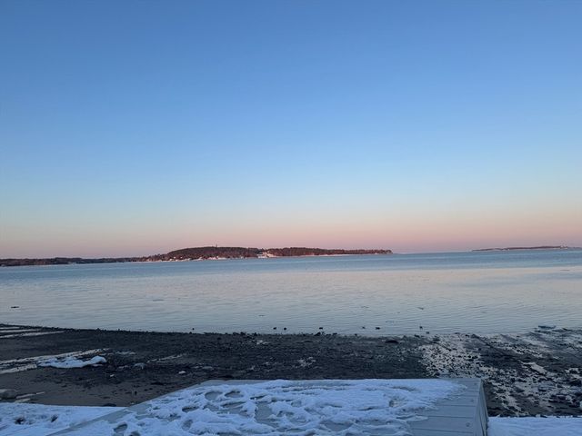 24 Chilton Ave, Kingston, MA 02364