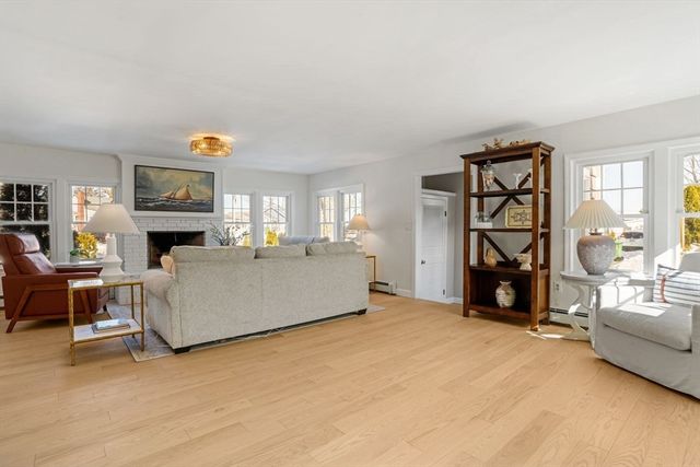 24 Chilton Ave, Kingston, MA 02364