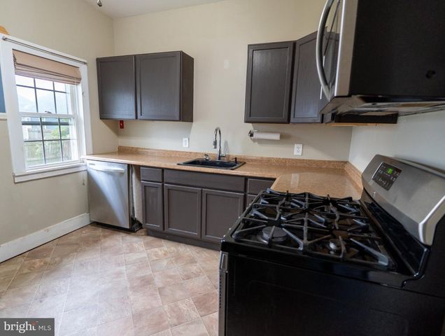 330 JACKSON AVE, Carneys Point, NJ 08069