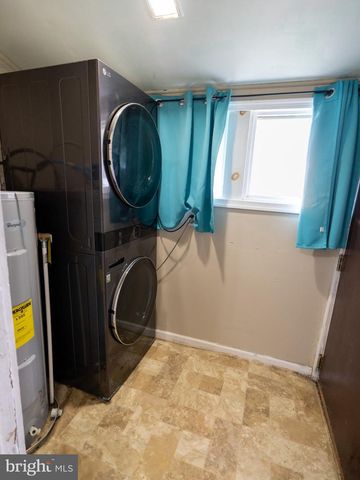 330 JACKSON AVE, Carneys Point, NJ 08069