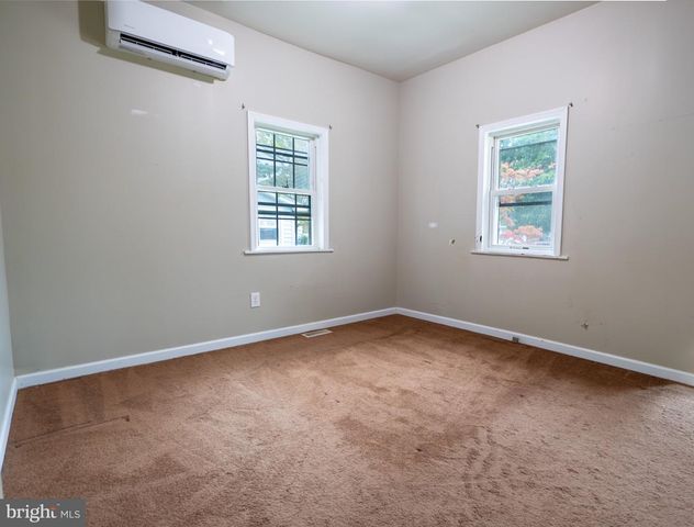 330 JACKSON AVE, Carneys Point, NJ 08069