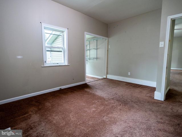 330 JACKSON AVE, Carneys Point, NJ 08069