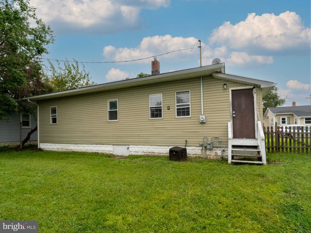 330 JACKSON AVE, Carneys Point, NJ 08069