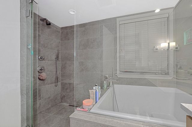 70 Clarendon St 1, Boston, MA 02116