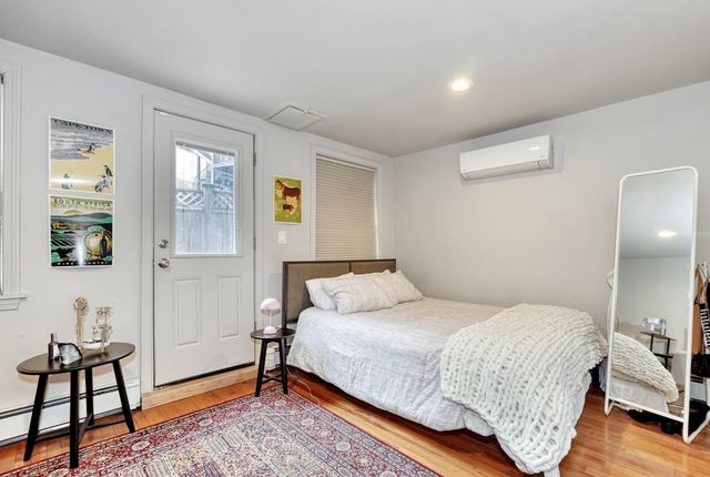 70 Clarendon St 1, Boston, MA 02116