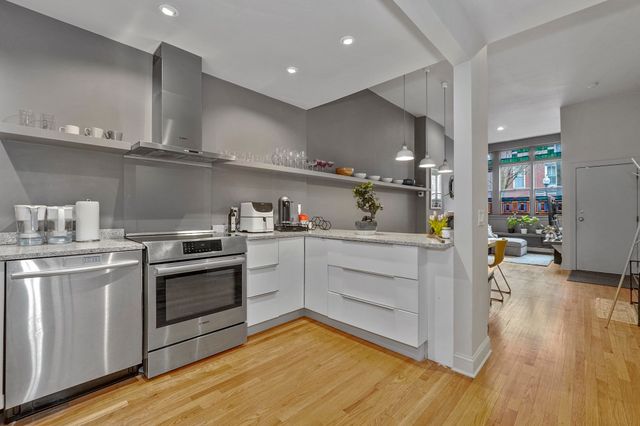 70 Clarendon St 1, Boston, MA 02116