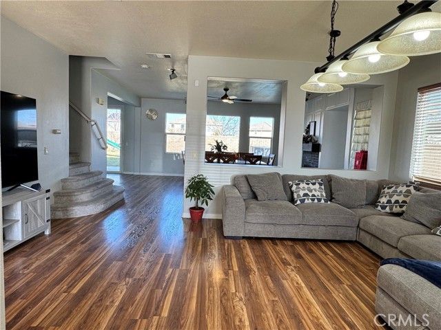 4225 Vahan Court, Lancaster, CA 93536