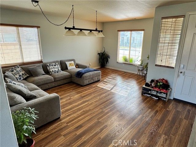 4225 Vahan Court, Lancaster, CA 93536