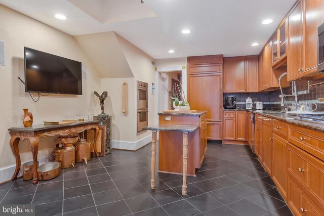 3230 VOLTA PL NW, Washington, DC 20007