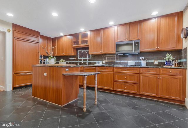 3230 VOLTA PL NW, Washington, DC 20007