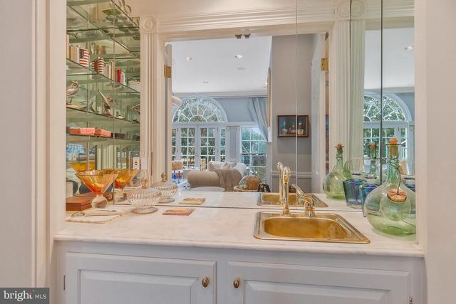 3230 VOLTA PL NW, Washington, DC 20007