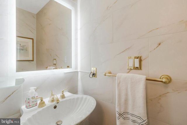 3230 VOLTA PL NW, Washington, DC 20007