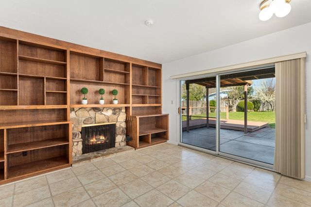 10155 La Gloria Way, Rancho Cordova, CA 95670