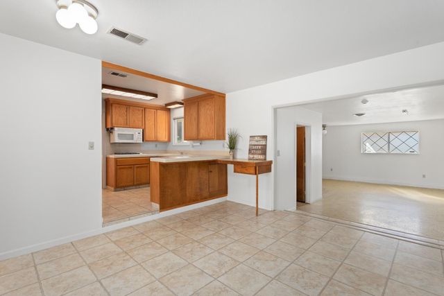 10155 La Gloria Way, Rancho Cordova, CA 95670