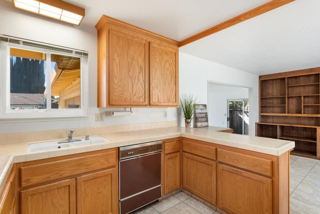 10155 La Gloria Way, Rancho Cordova, CA 95670