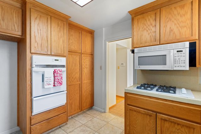 10155 La Gloria Way, Rancho Cordova, CA 95670