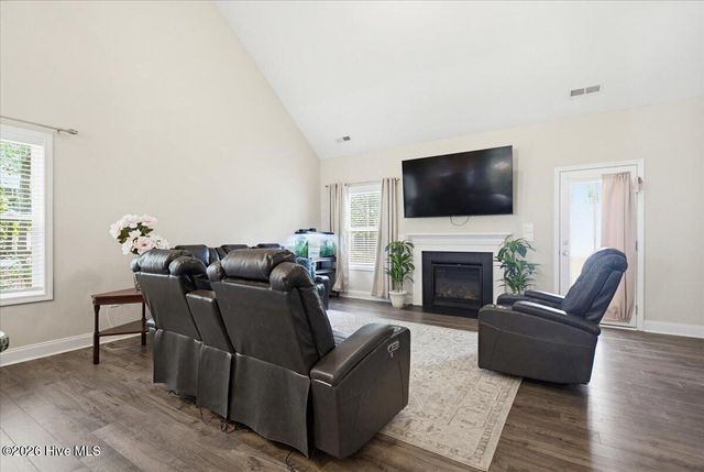 598 E L Ives Drive, Aberdeen, NC 28315