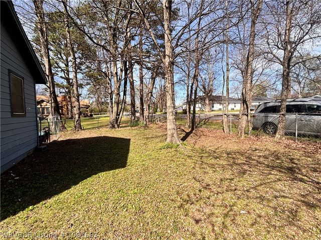 204 Choctaw Street, Hackett, AR 72937